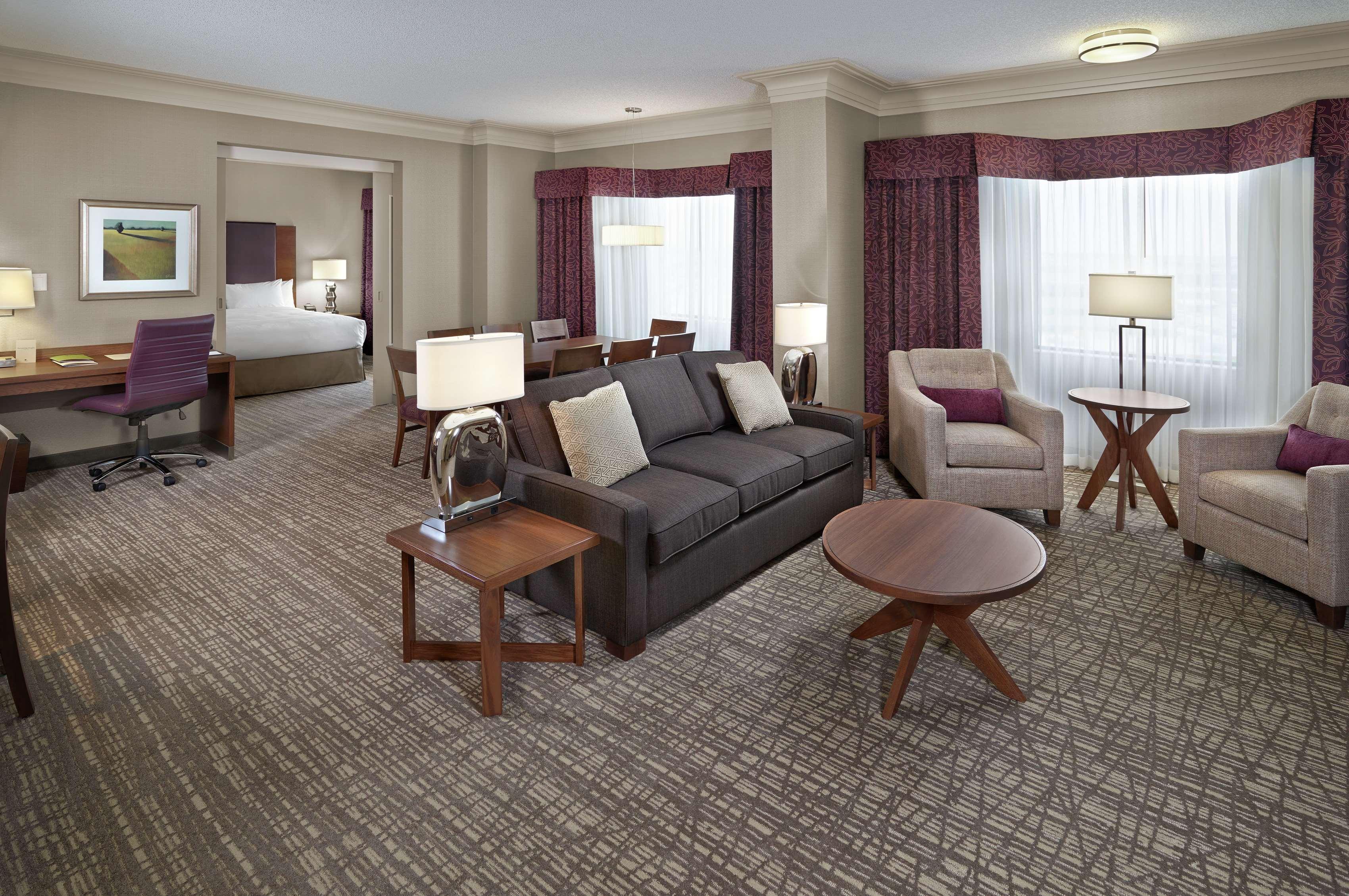 Doubletree By Hilton West Edmonton Otel Dış mekan fotoğraf