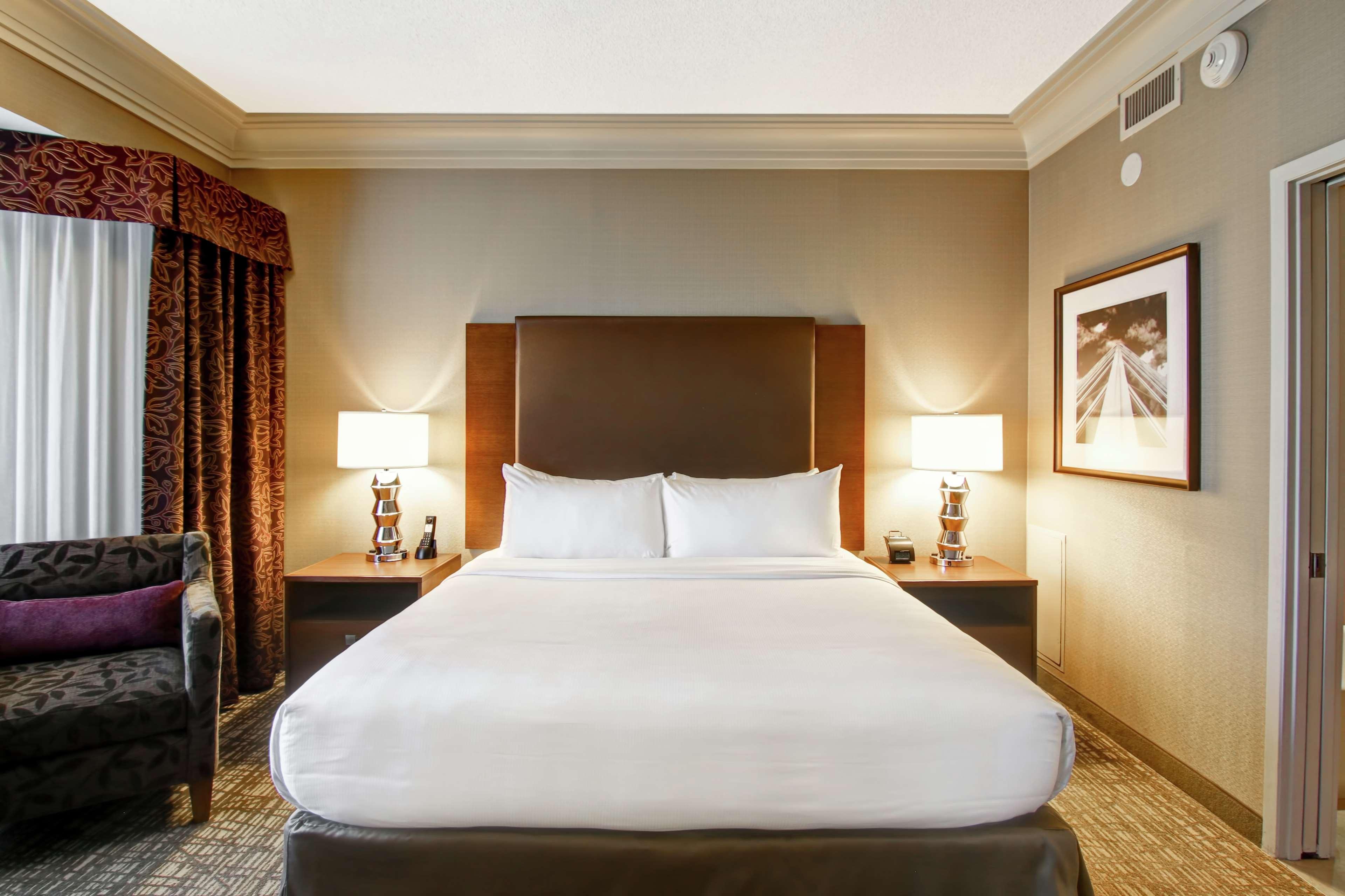 Doubletree By Hilton West Edmonton Otel Dış mekan fotoğraf