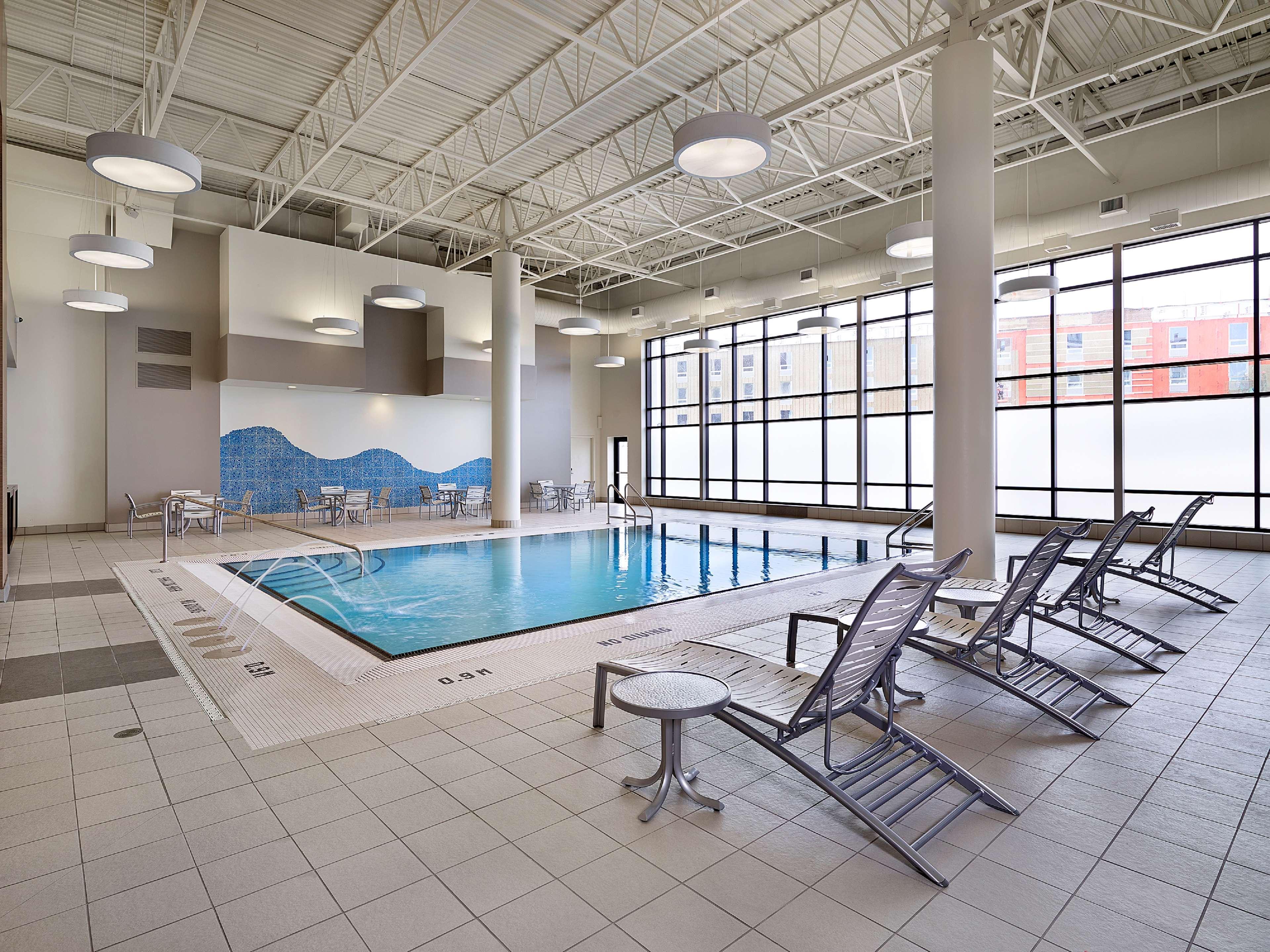 Doubletree By Hilton West Edmonton Otel Dış mekan fotoğraf