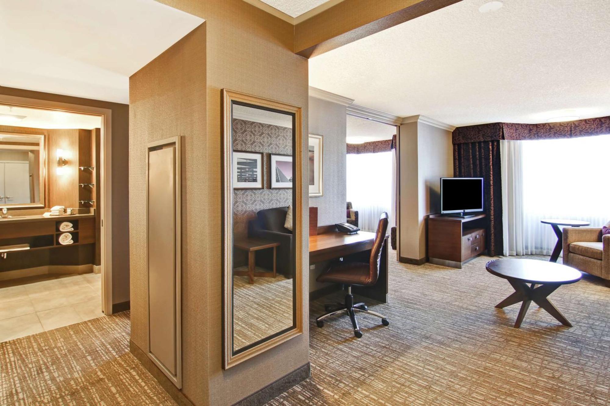 Doubletree By Hilton West Edmonton Otel Dış mekan fotoğraf