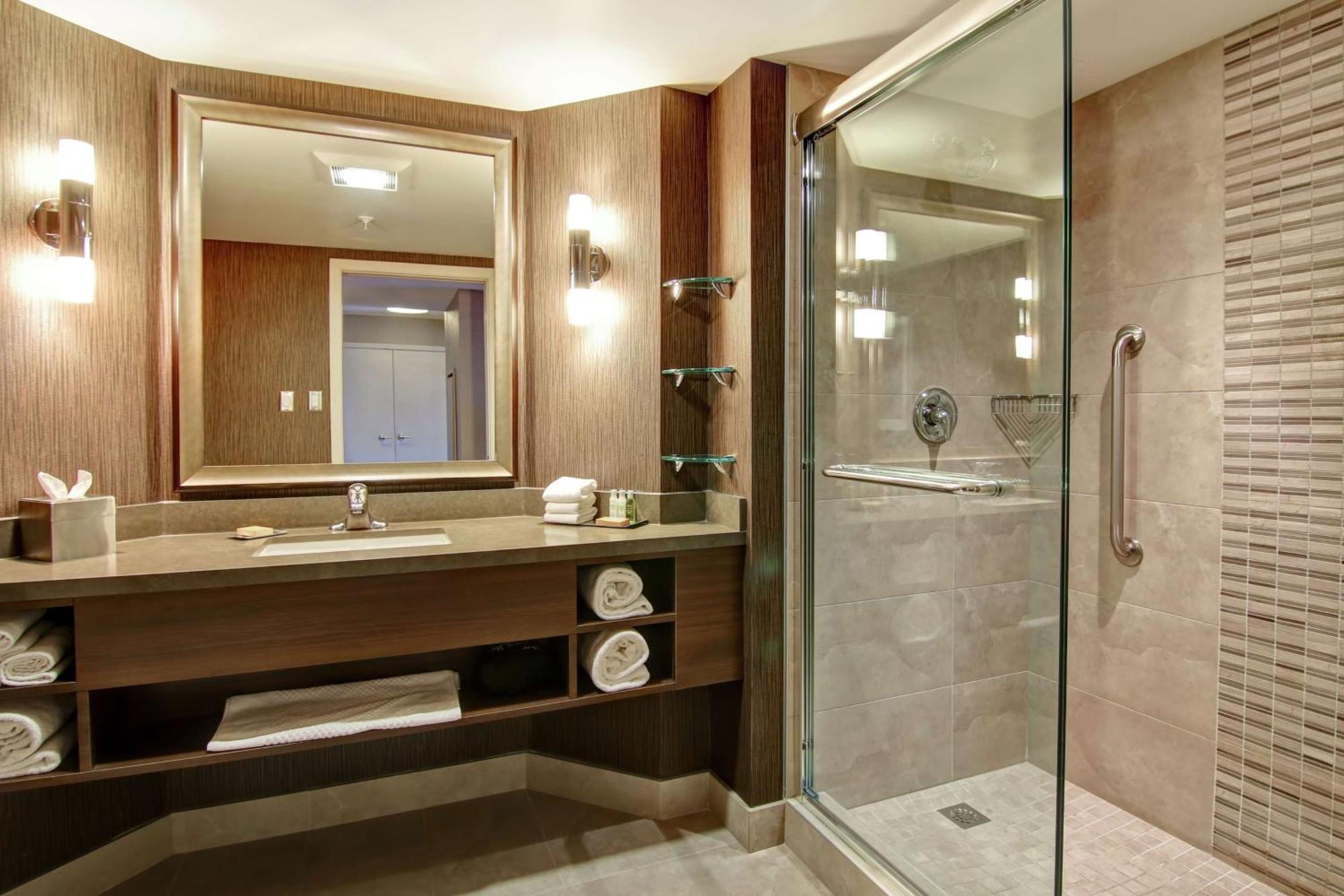 Doubletree By Hilton West Edmonton Otel Dış mekan fotoğraf