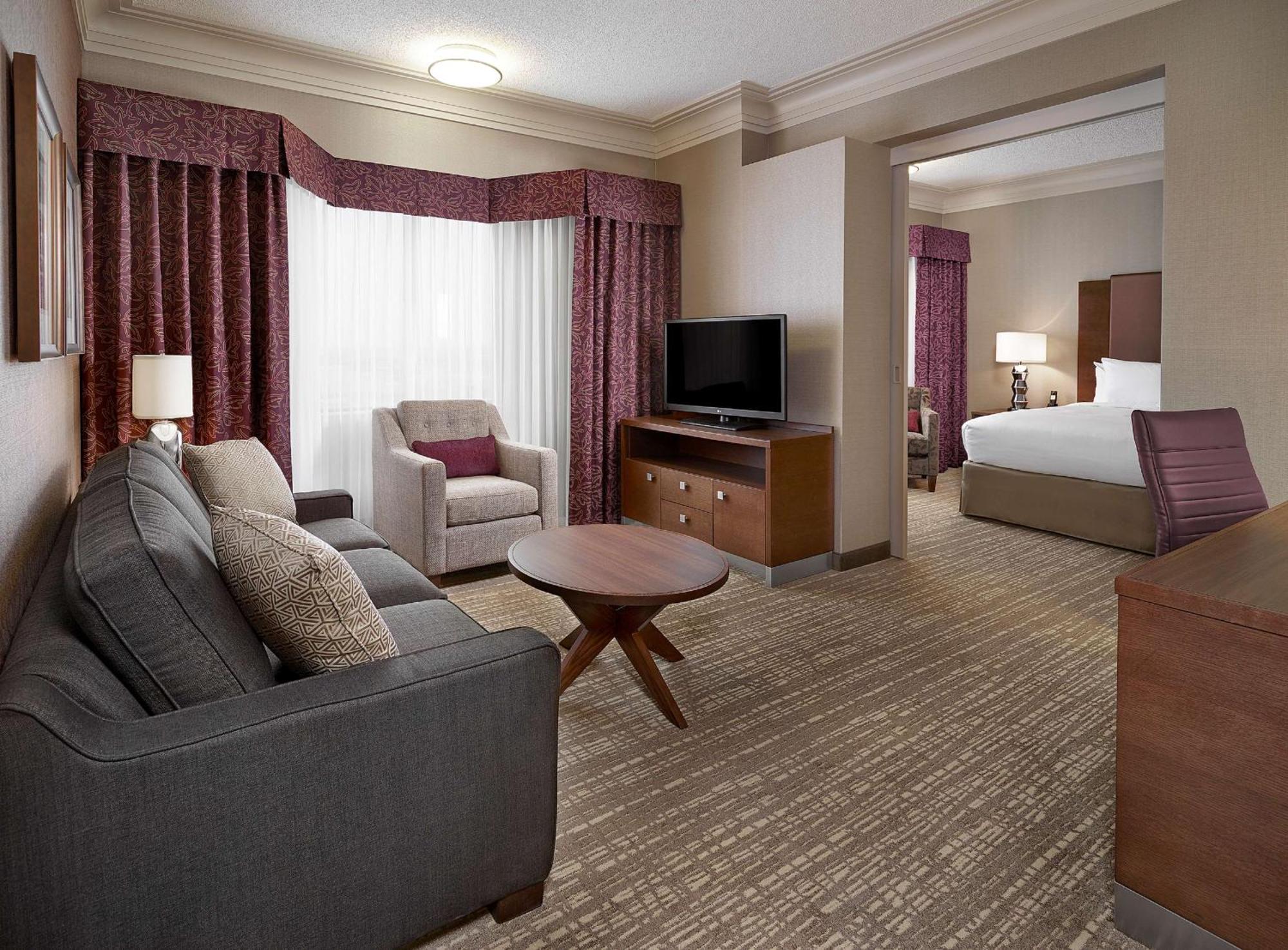 Doubletree By Hilton West Edmonton Otel Dış mekan fotoğraf