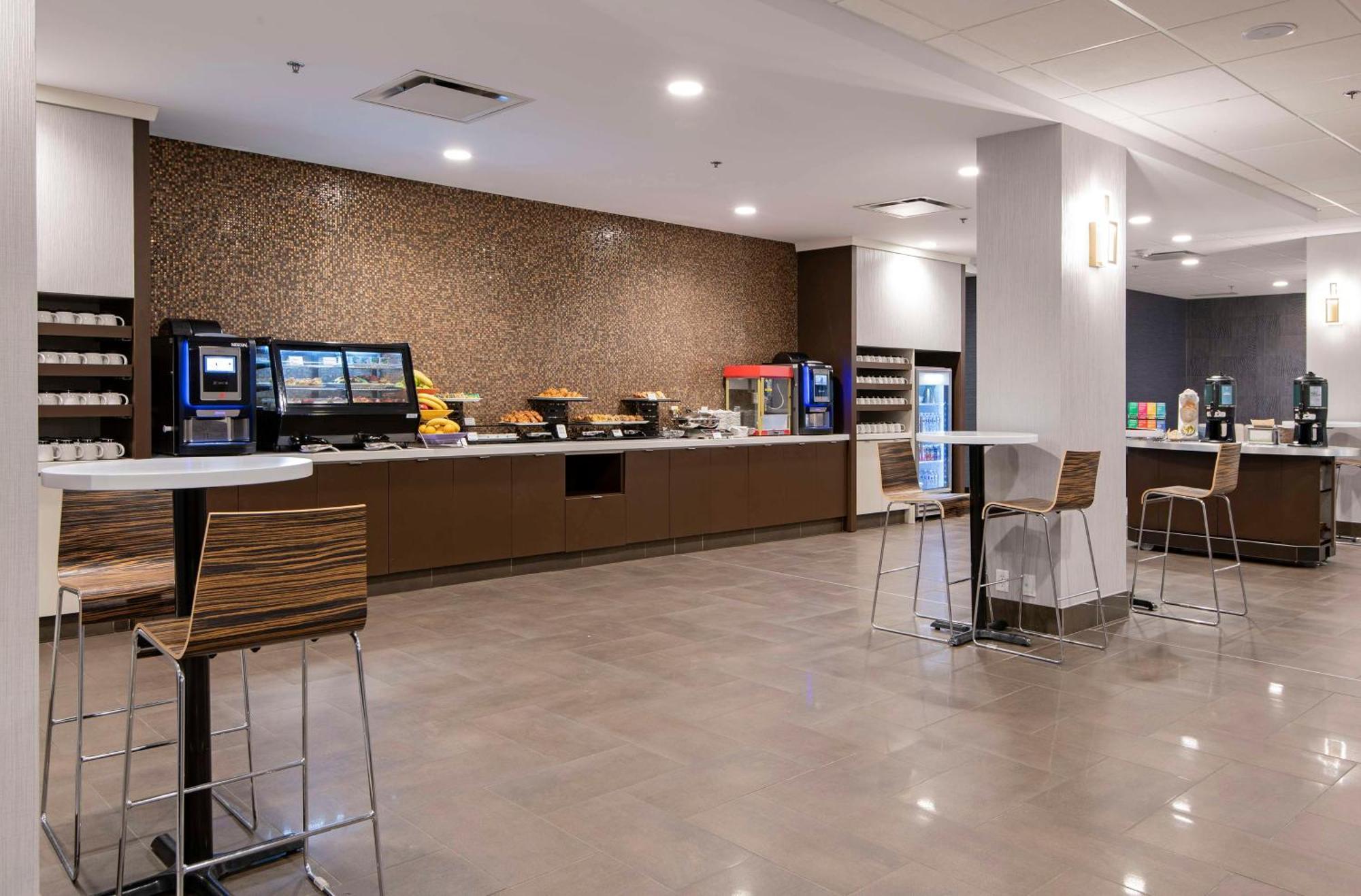 Doubletree By Hilton West Edmonton Otel Dış mekan fotoğraf
