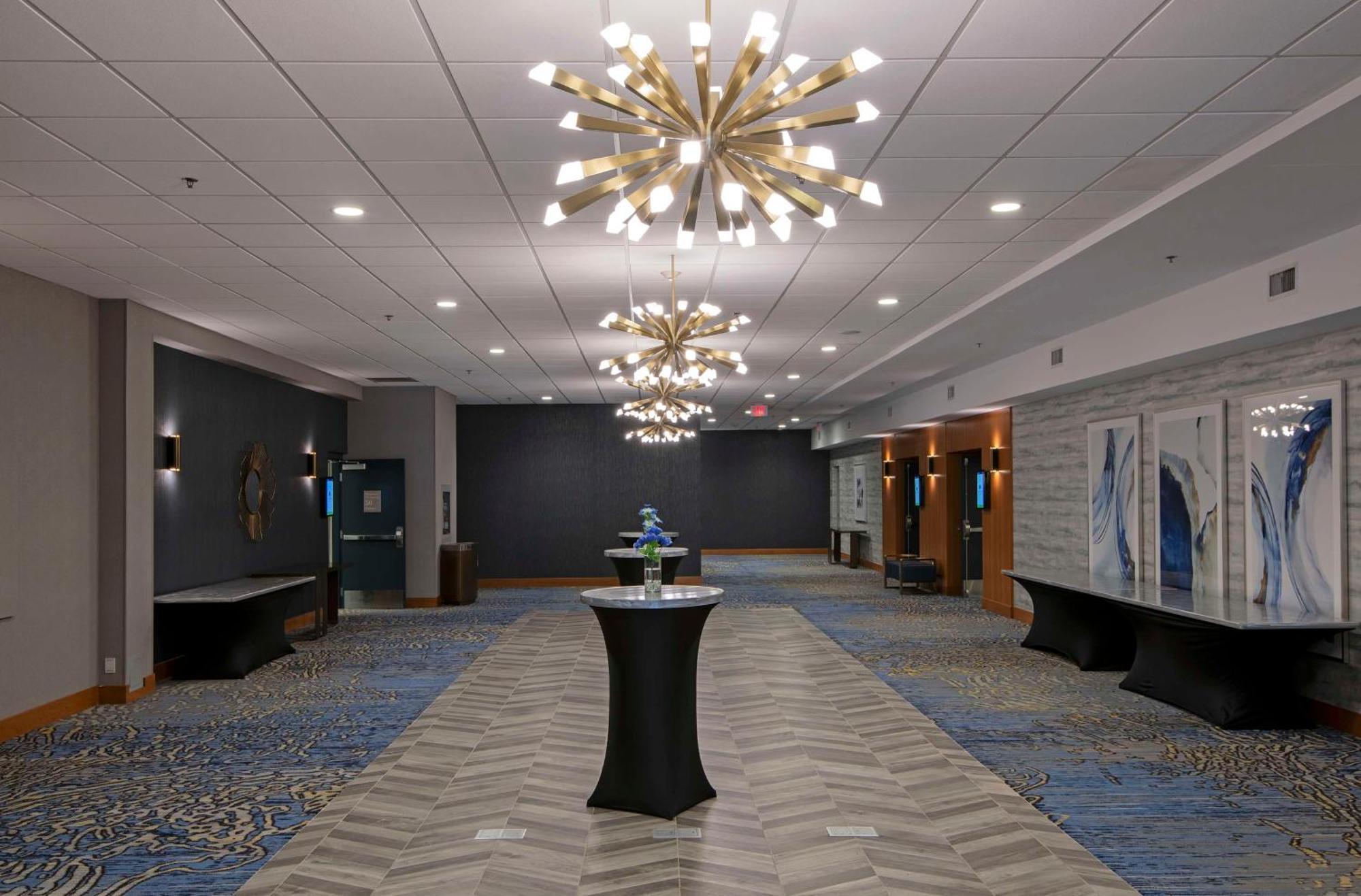 Doubletree By Hilton West Edmonton Otel Dış mekan fotoğraf