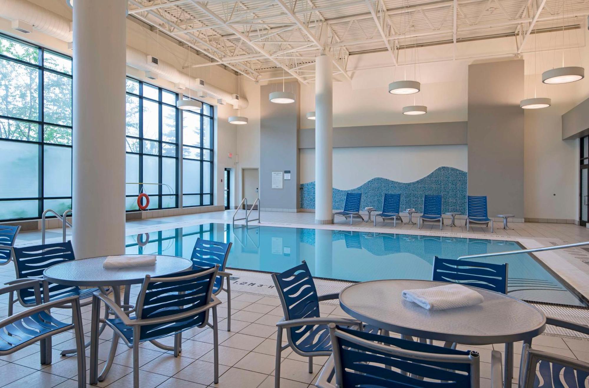 Doubletree By Hilton West Edmonton Otel Dış mekan fotoğraf