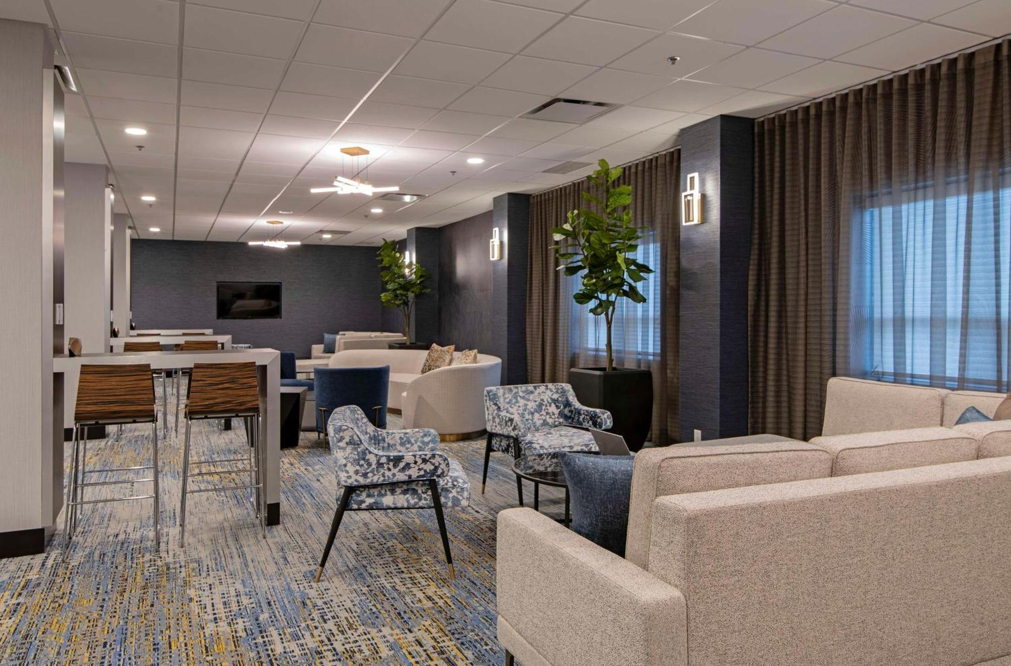 Doubletree By Hilton West Edmonton Otel Dış mekan fotoğraf