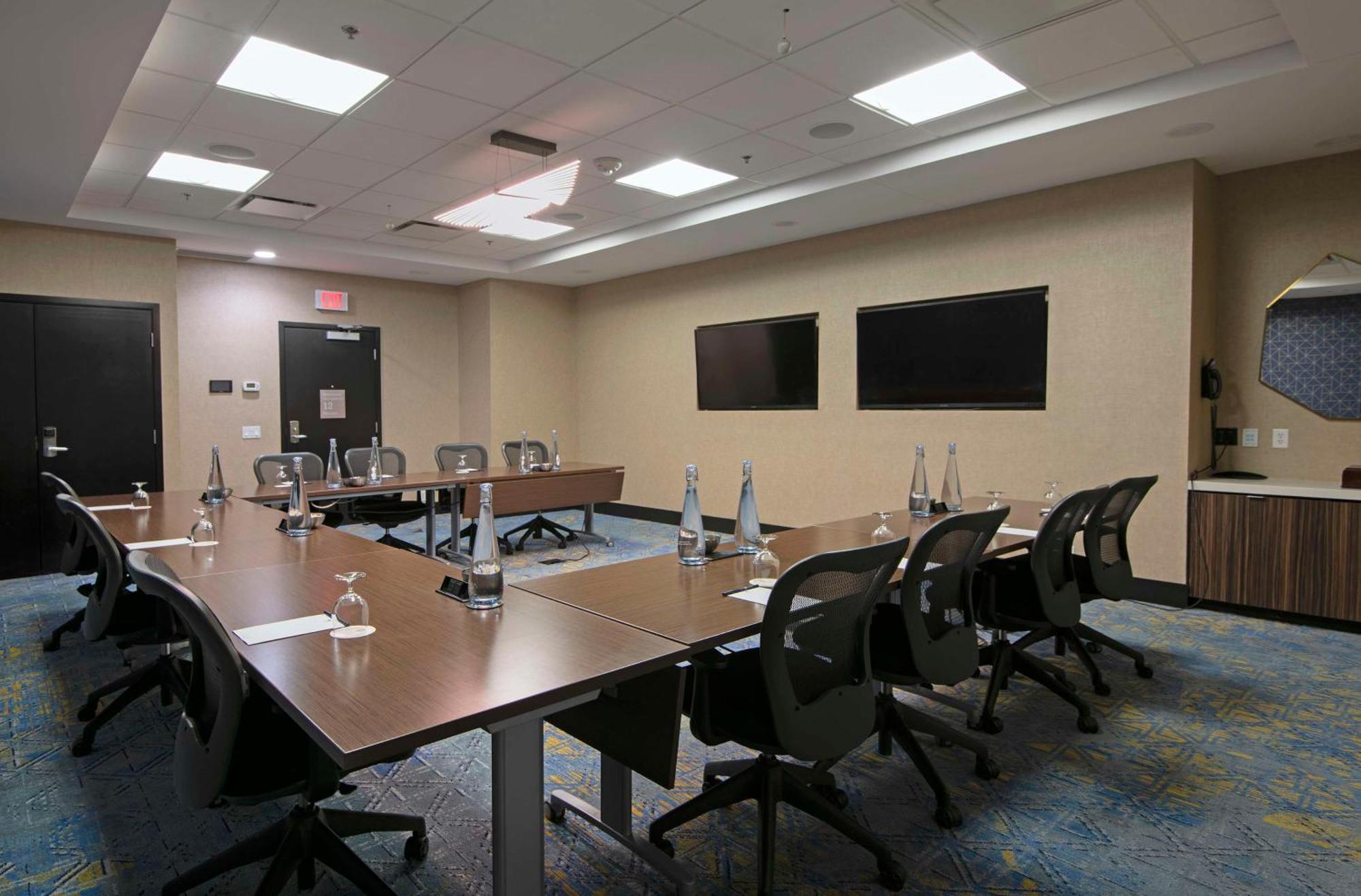 Doubletree By Hilton West Edmonton Otel Dış mekan fotoğraf
